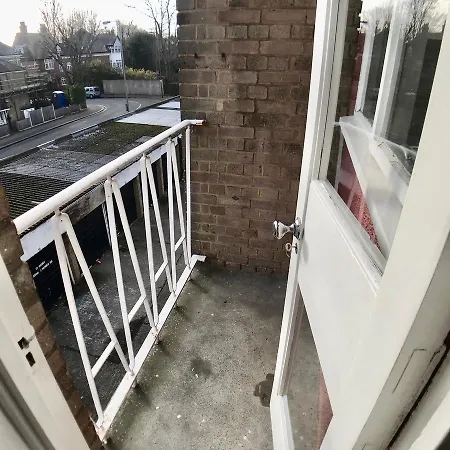 Central apartment 5 mins Putney tube station Londres Extérieur photo